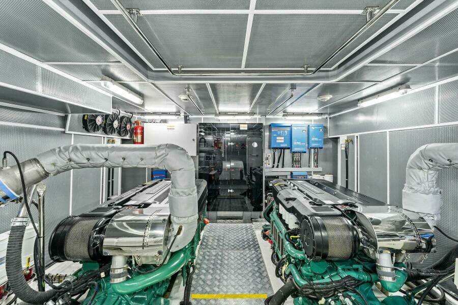 2024 Aquitalia Yachts Flybridge