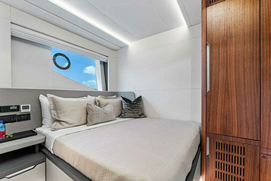 2024 Aquitalia Yachts Flybridge