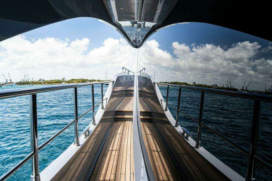 2024 Aquitalia Yachts Flybridge