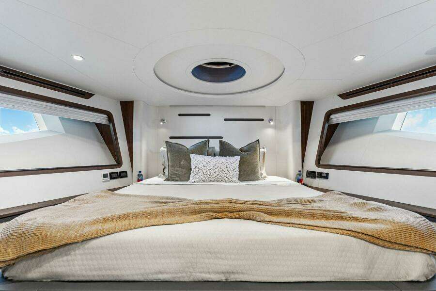 2024 Aquitalia Yachts Flybridge