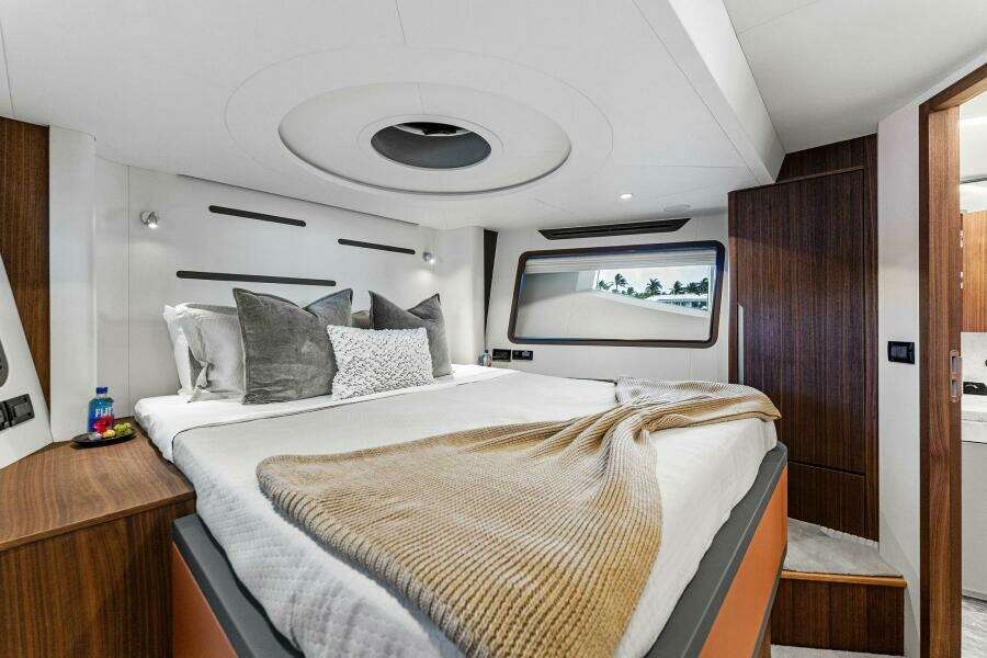 2024 Aquitalia Yachts Flybridge