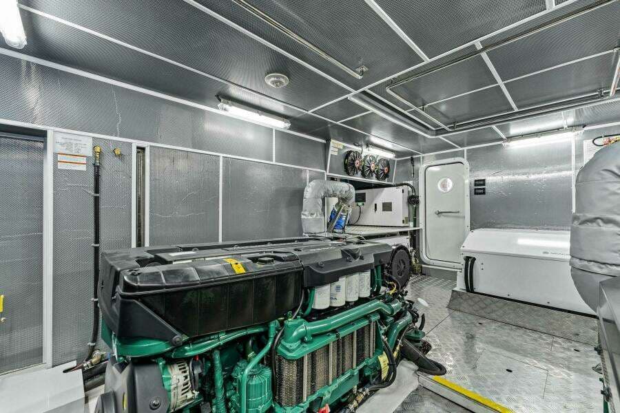 2024 Aquitalia Yachts Flybridge