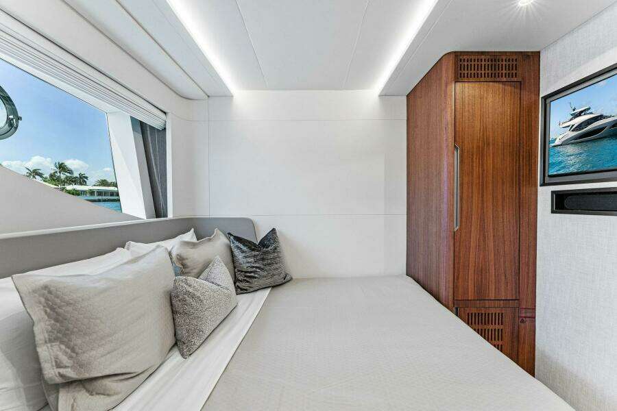 2024 Aquitalia Yachts Flybridge