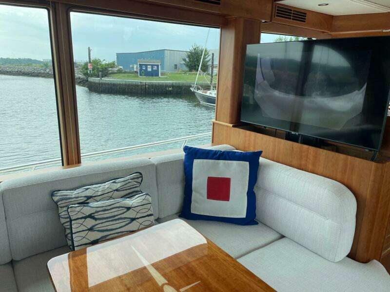 2021 Sabre 58 Salon Express