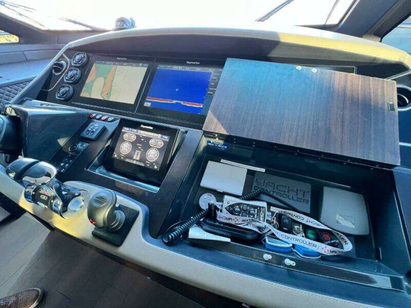 2020 Fairline Squadron