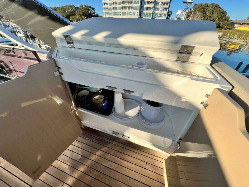 2020 Fairline Squadron