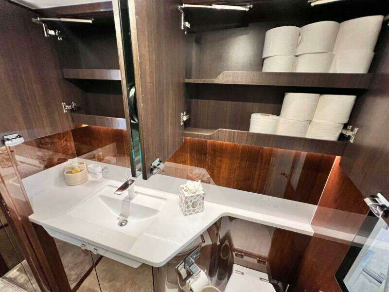 2020 Fairline Squadron