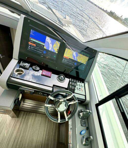 2020 Cruisers Yachts 50 Cantius