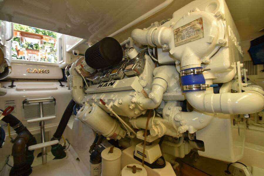 2008 Cabo 43 Convertible