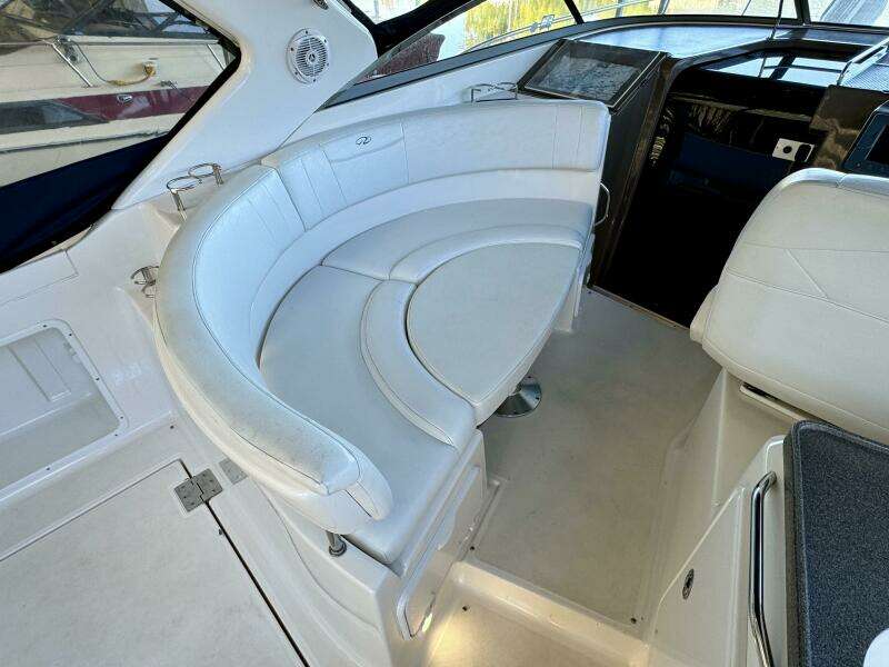 2006 Regal 3360 Window Express