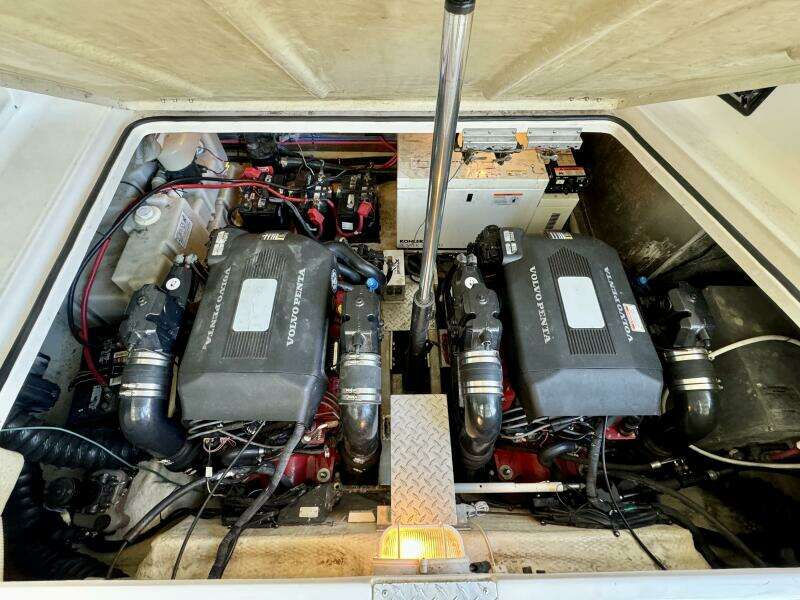 2006 Regal 3360 Window Express