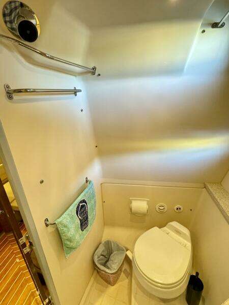 2006 Regal 3360 Window Express