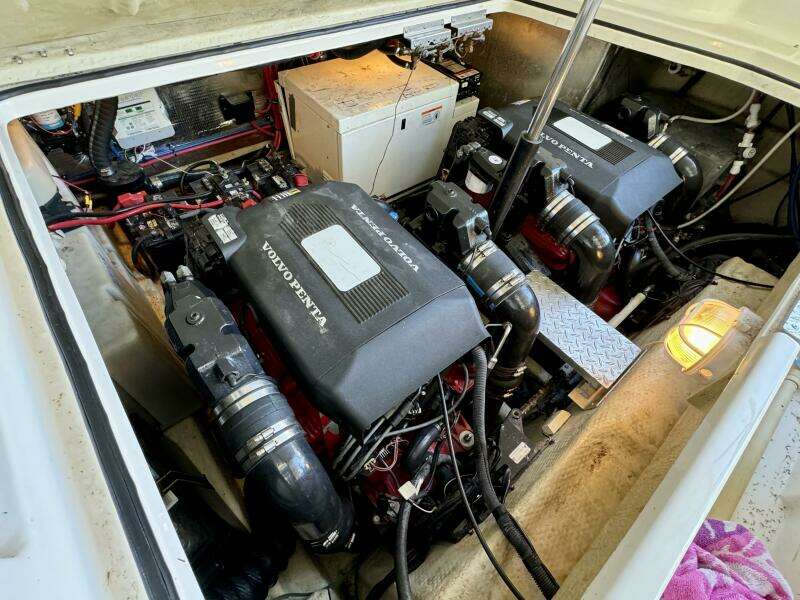 2006 Regal 3360 Window Express