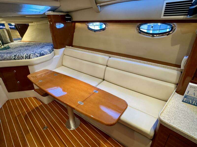 2006 Regal 3360 Window Express