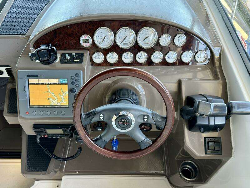 2006 Regal 3360 Window Express