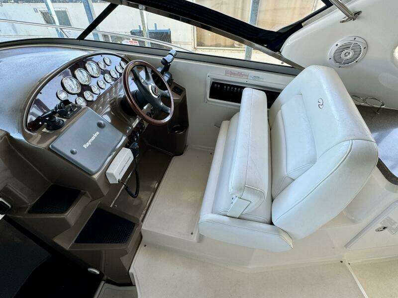 2006 Regal 3360 Window Express