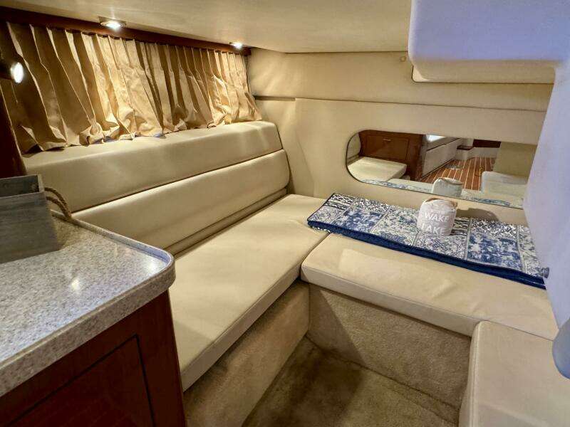 2006 Regal 3360 Window Express