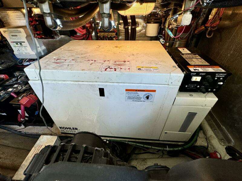 2006 Regal 3360 Window Express