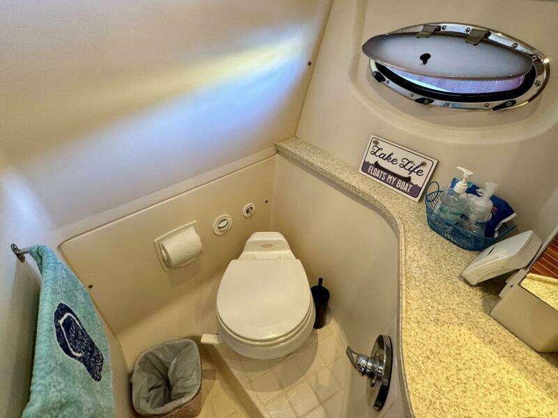 2006 Regal 3360 Window Express