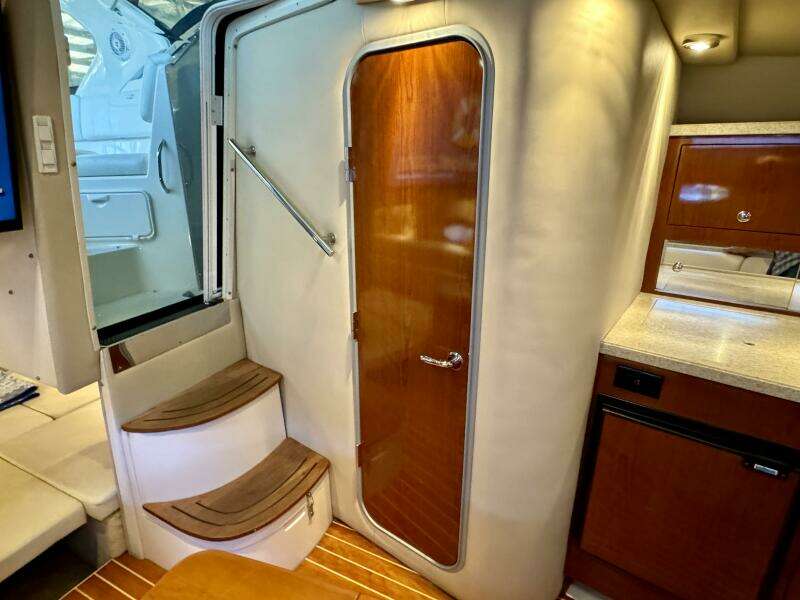 2006 Regal 3360 Window Express