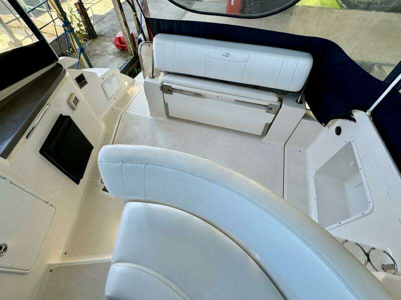 2006 Regal 3360 Window Express