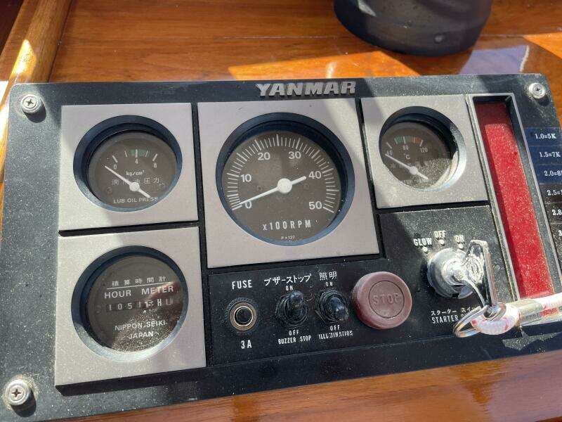 23 Ellis 28 Yanmar Gauge Panel