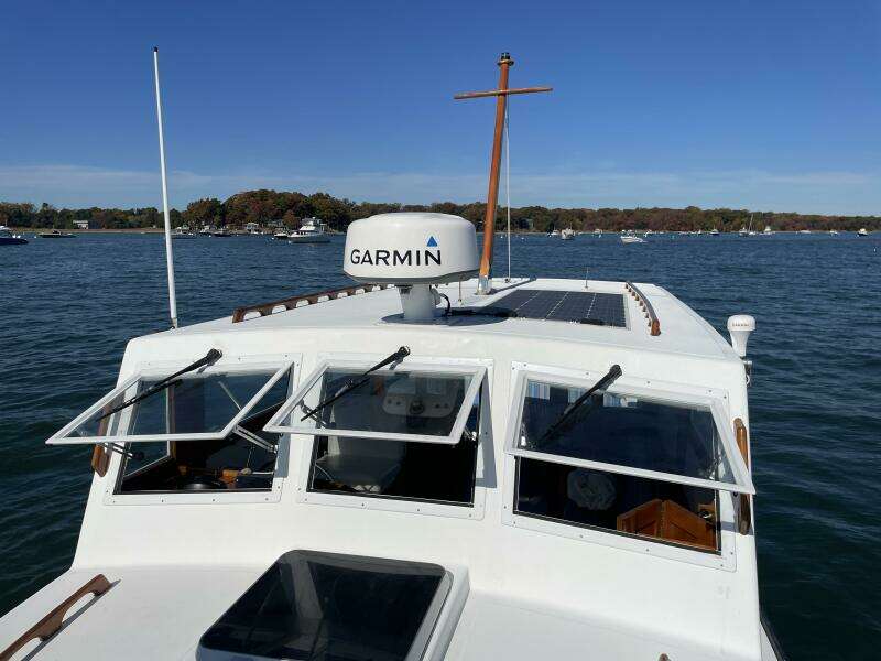 12 Ellis 28 Tadaima Cabin Top With Radar