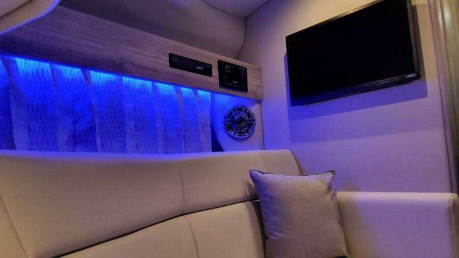 2025 Formula 330 Crossover Bowrider