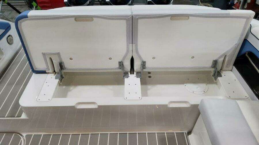 2025 Formula 330 Crossover Bowrider