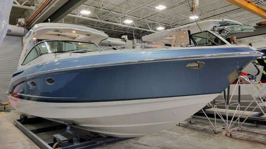 2025 Formula 330 Crossover Bowrider