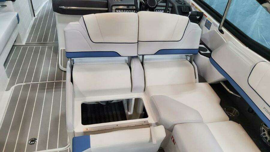 2025 Formula 330 Crossover Bowrider