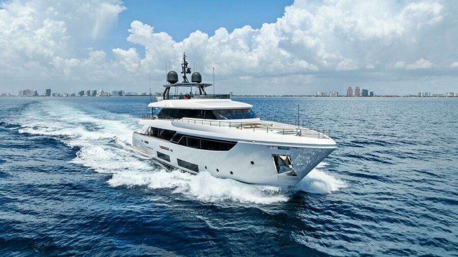 2024 Custom Line Navetta 33