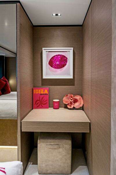 2024 Custom Line Navetta 33