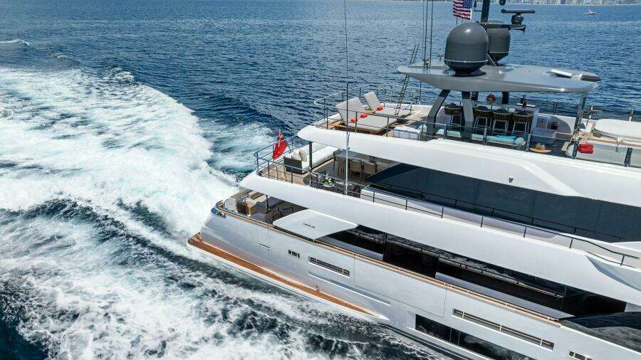 2024 Custom Line Navetta 33