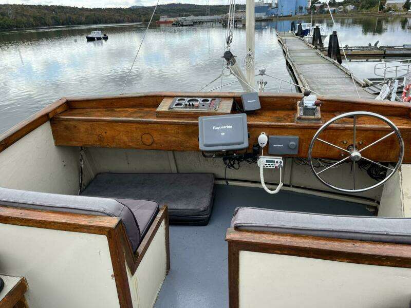 Flybridge helm area