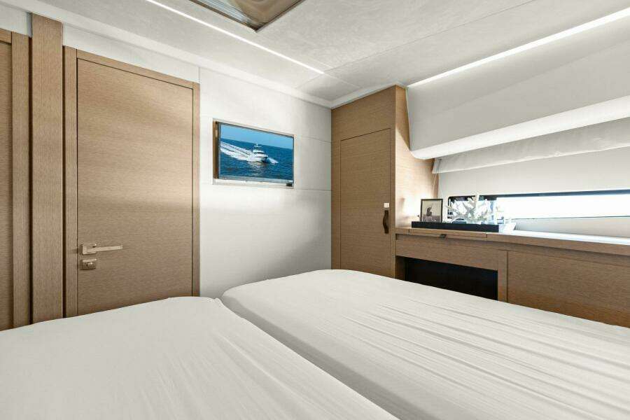 2022 Prestige 460 Flybridge - Brace Yourself Too -Guest Stateroom