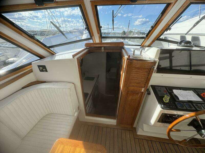 1991 Black Watch 36 Express