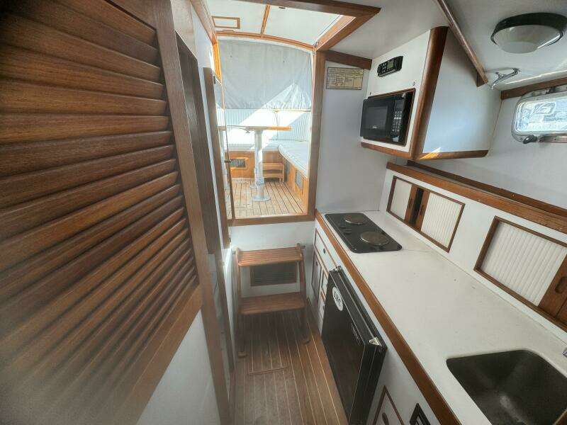 1991 Black Watch 36 Express