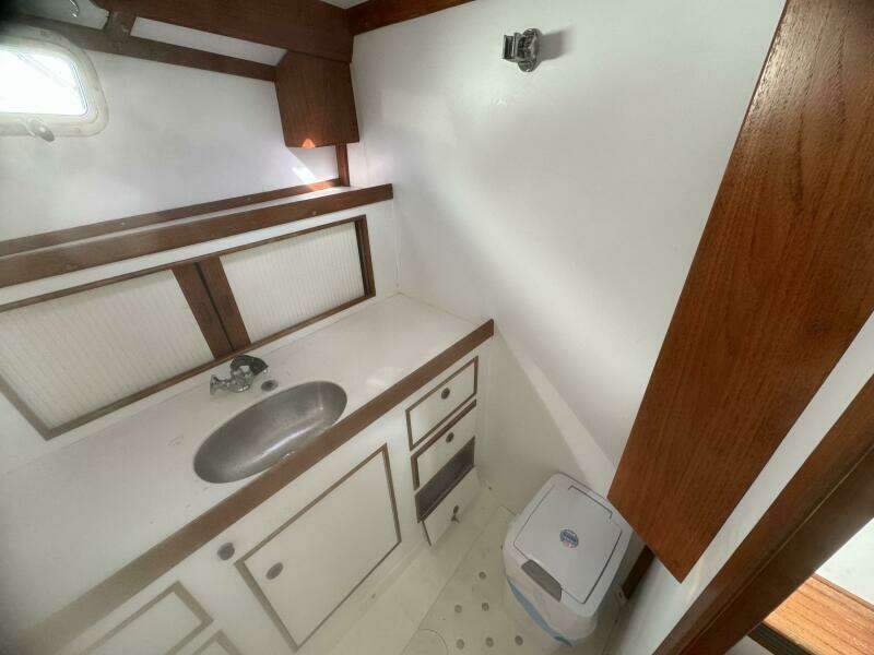 1991 Black Watch 36 Express