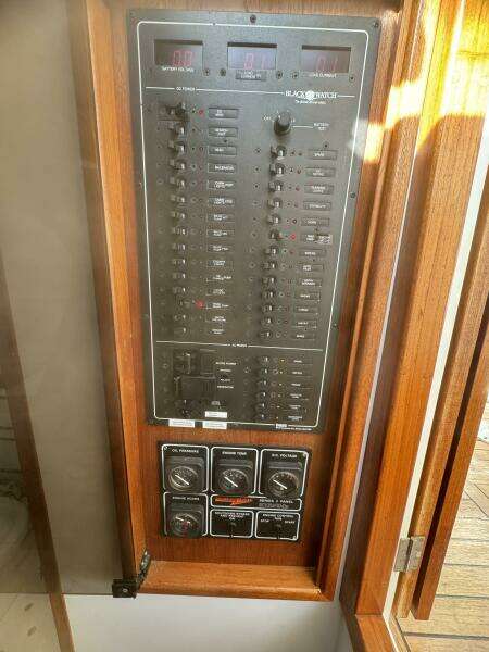 1991 Black Watch 36 Express