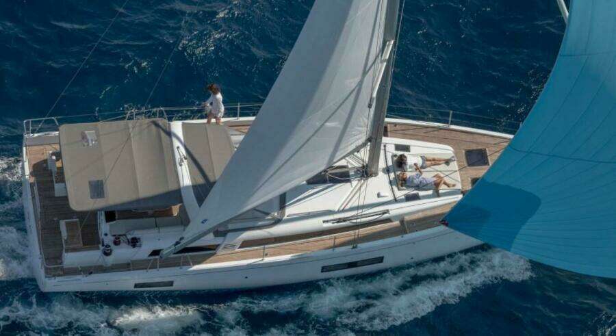 2025 Beneteau Oceanis Yacht 54