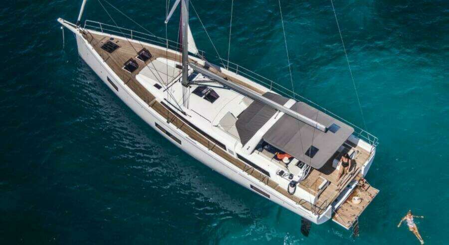 2025 Beneteau Oceanis Yacht 54