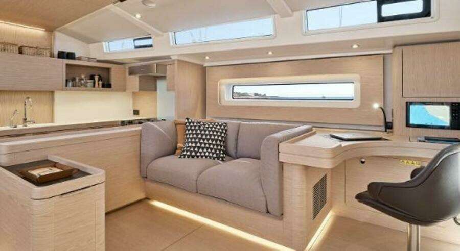 2025 Beneteau Oceanis Yacht 60