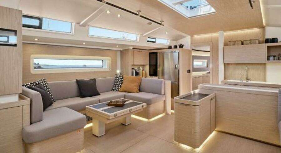 2025 Beneteau Oceanis Yacht 60