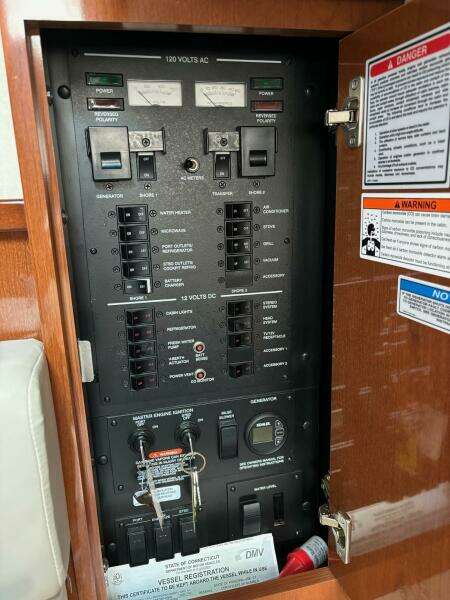 2009 Sea Ray SUNDANCER 350