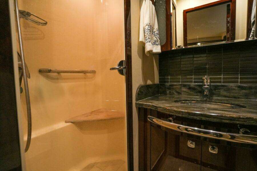 2013 Sea Ray 610 Sundancer