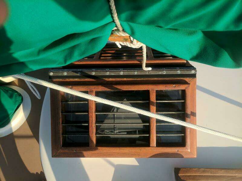 QQ Butterfly cabin top hatch