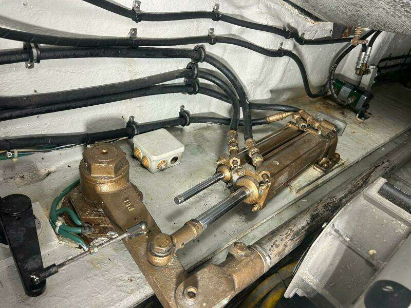 2005 Astondoa 53 Open