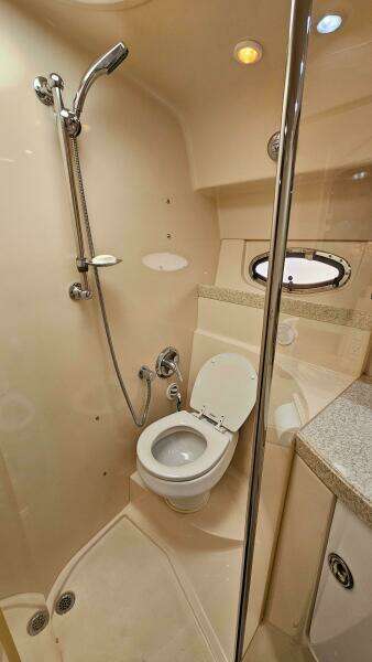 2007 Regal 3760 Commodore