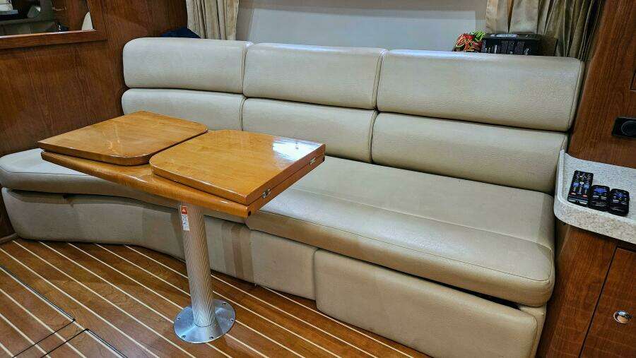 2007 Regal 3760 Commodore